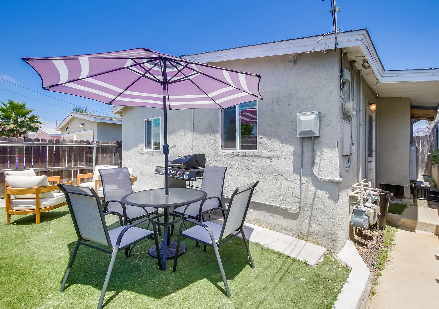 2 bed, 800 sqft, $4,000 — Photo 2