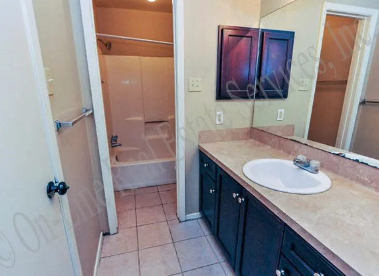 607 W Ridge Dr — Photo 7