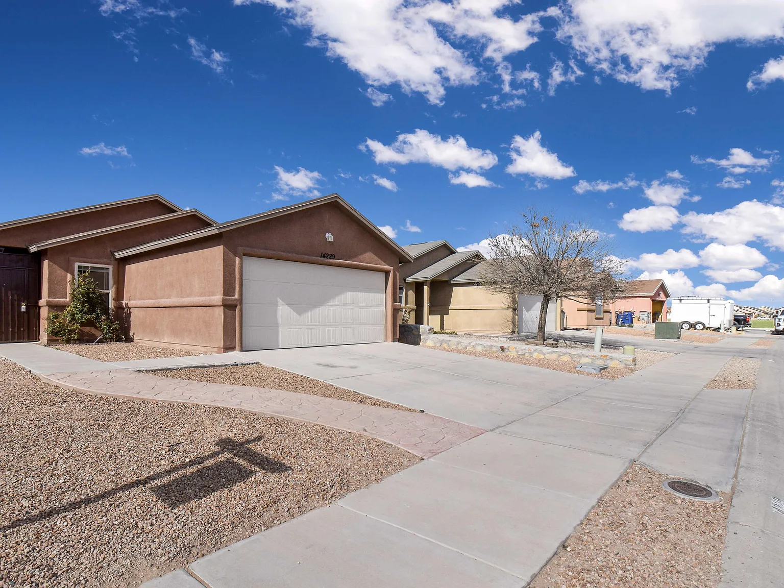 3 bed, 2.0 bath, 1124 sqft, $1,650 — Photo 3