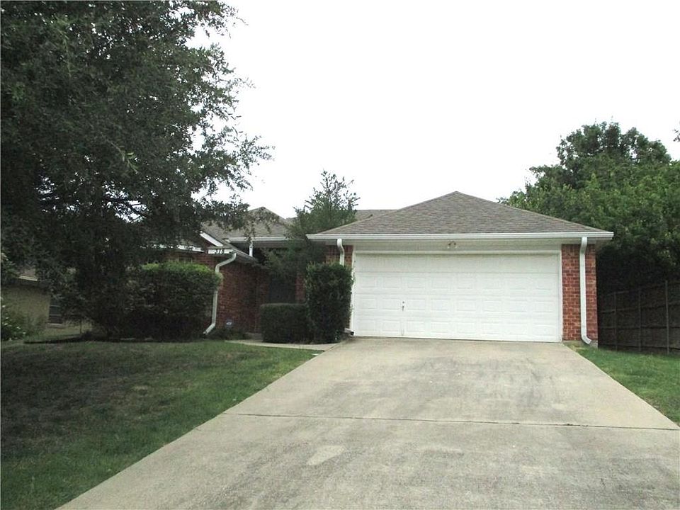 1st image of 318 Elm Dr
