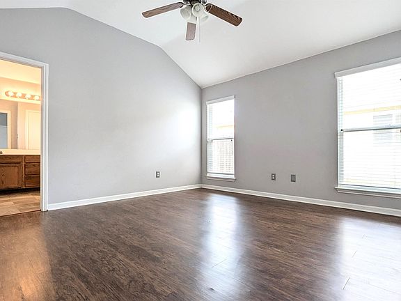 5th image of 1124 Westbury
