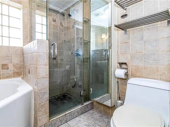 2 Roosevelt Court image 20 of 22