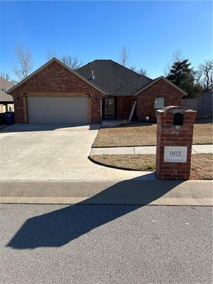962 Fox Run Ln, Blanchard, OK 73010