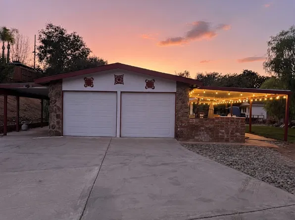 2241 Lone Oak Ln, Vista, CA 92084