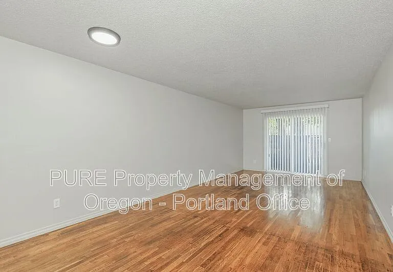 18411 E Burnside St #105 — Photo 6