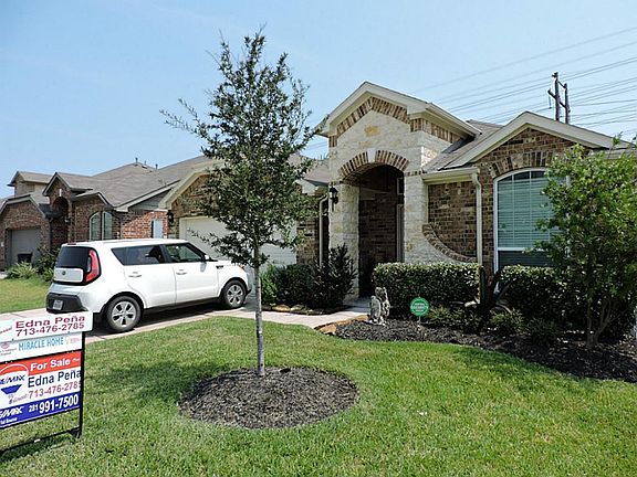 2nd image of 1318 Squire Dr