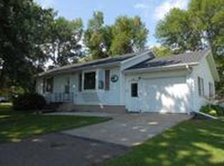 102 4th St S, Fairmount, ND 58030