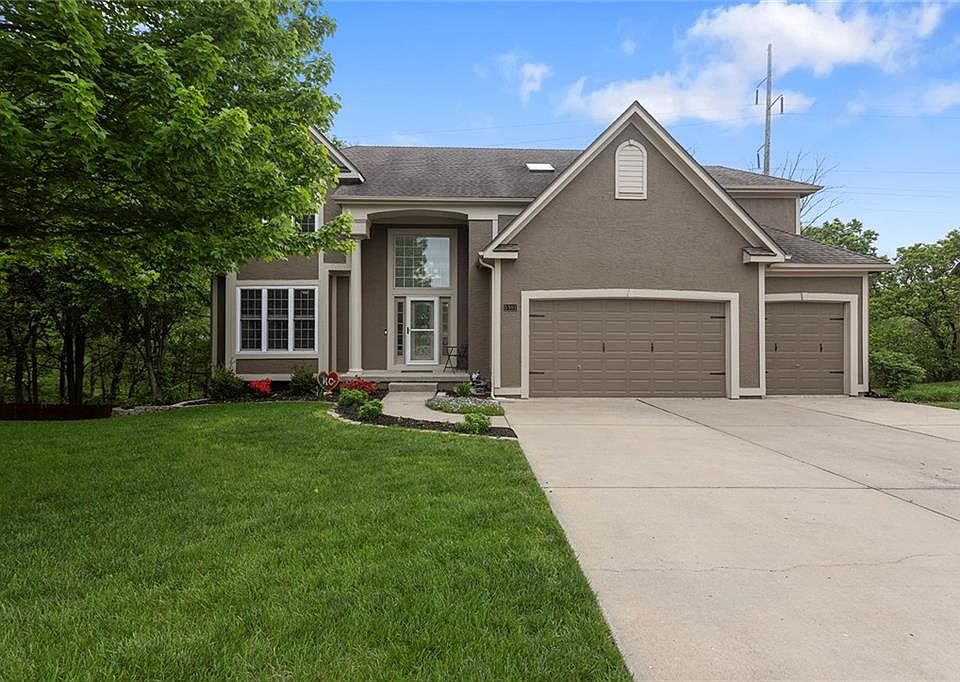 1st image of 5501 NE Oaks Ridge Ln