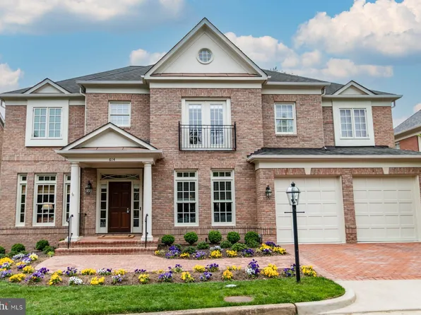 614 Kings Cloister Cir, Alexandria, VA 22302