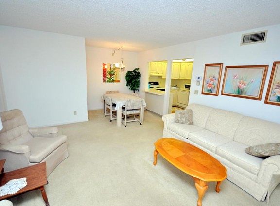 4th image of 332 Knotty Pine Cir APT B-1