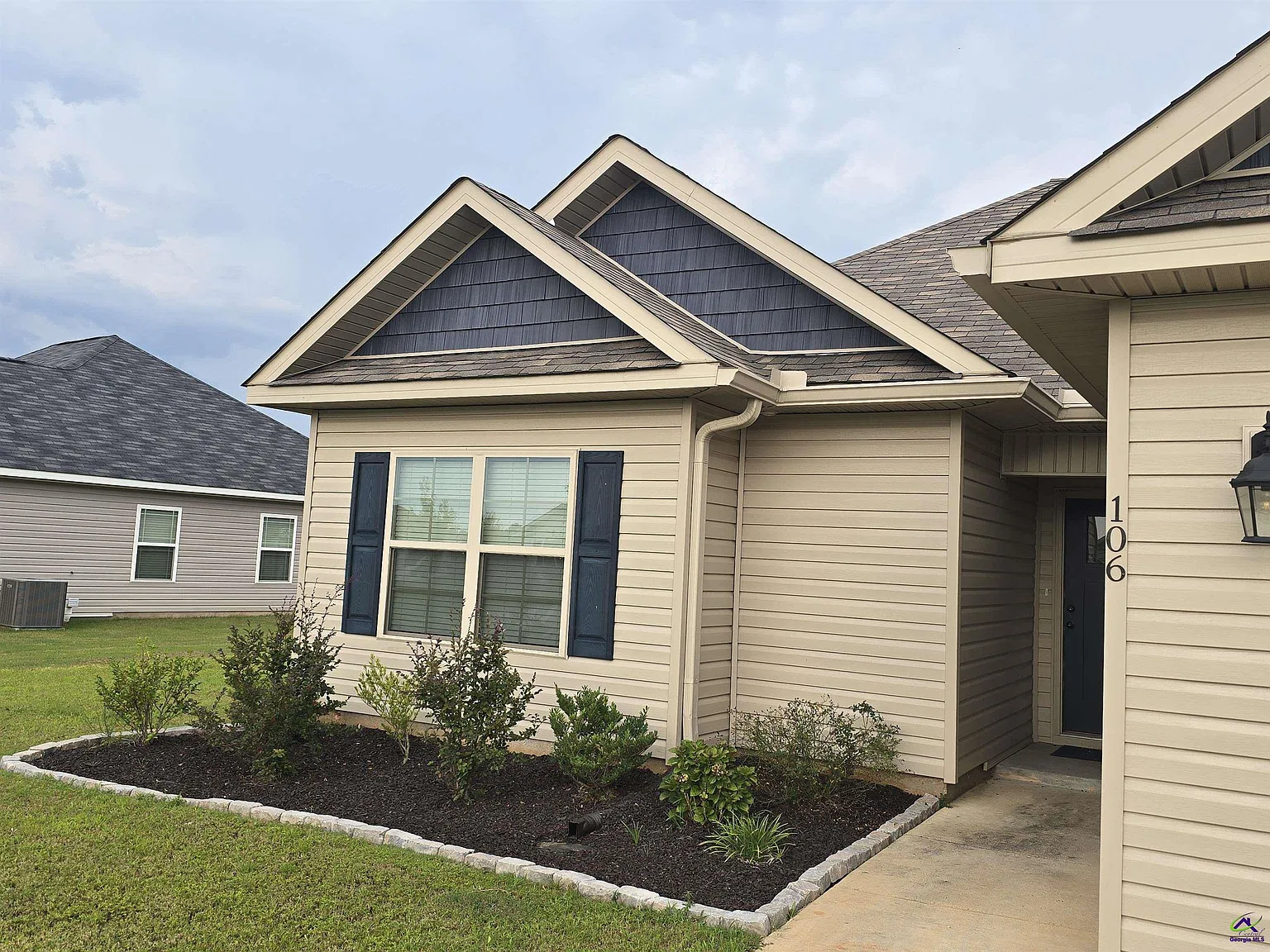 3 bed, 2.0 bath, 1469 sqft, $2,150 — Photo 3