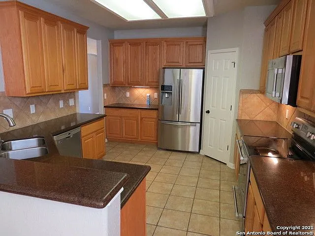 519 Ginsberg Dr — Photo 6