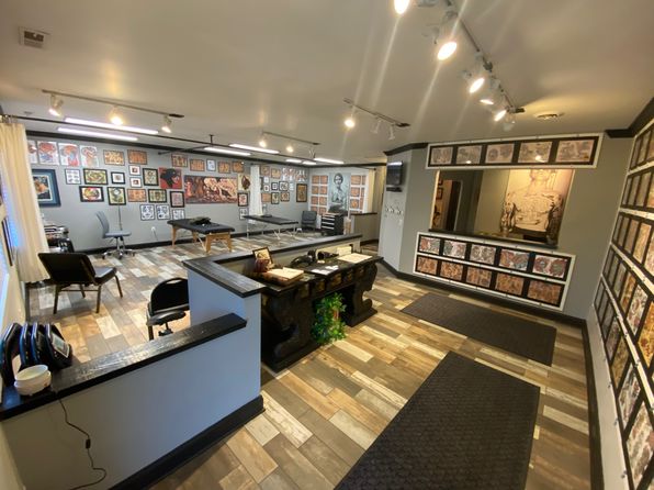 1032 E Commercial Ave