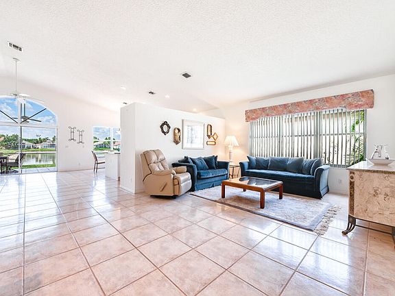 5th image of 9571 Honeybell Cir