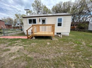 415 S 1st St E, Riverton, WY 82501