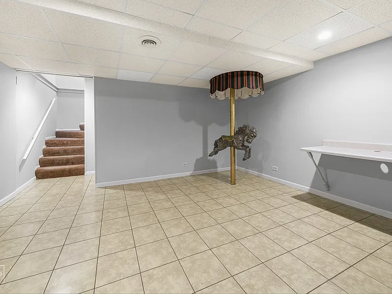 98 Willow Pkwy #98 — Photo 20