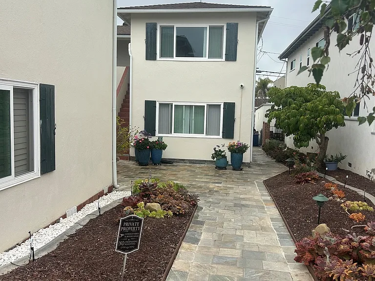 114 W Calle Crespis #5 — Photo 2