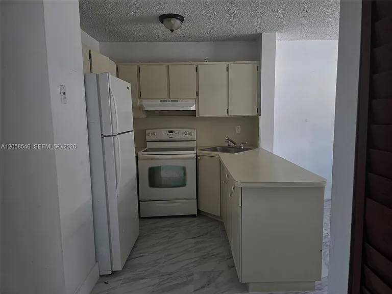 5525 W 24th Way #12 — Photo 8