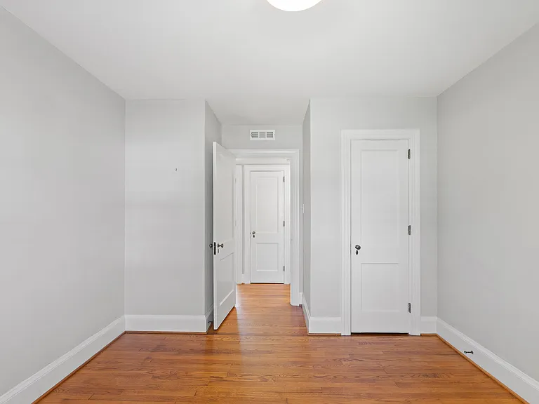 2728 Anderson Dr — Photo 18