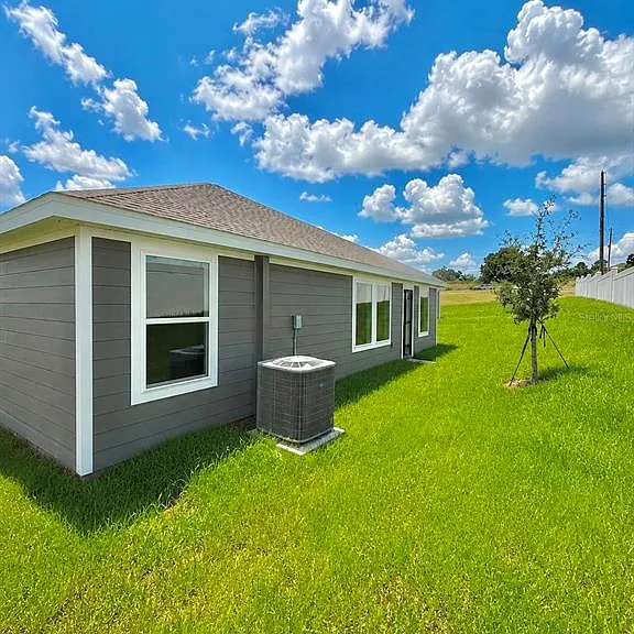 427 Artemis St — Photo 3