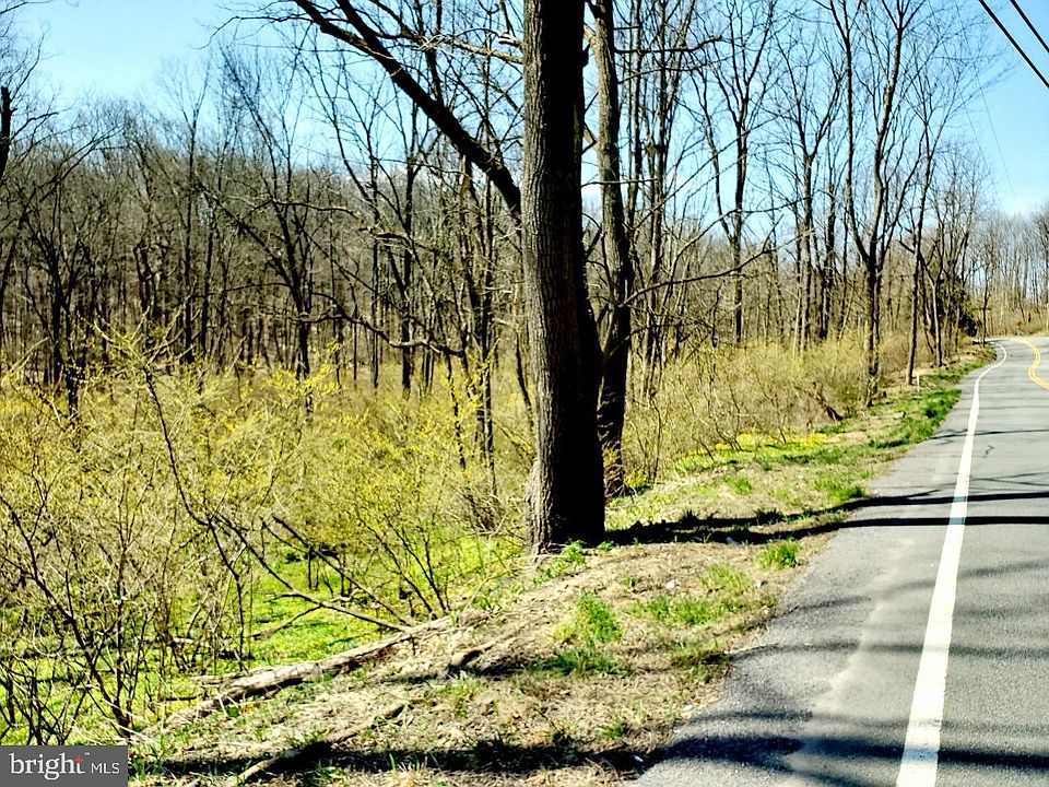 2nd image of Seisholtzville Rd