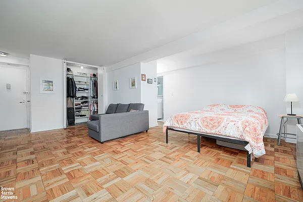 Rented by Brown Harris Stevens | media 7