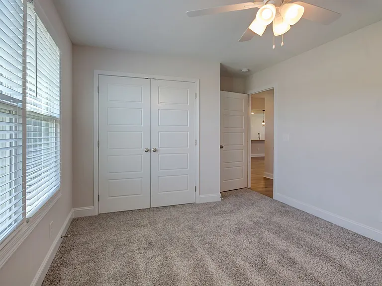 196 Donegal Dr — Photo 17
