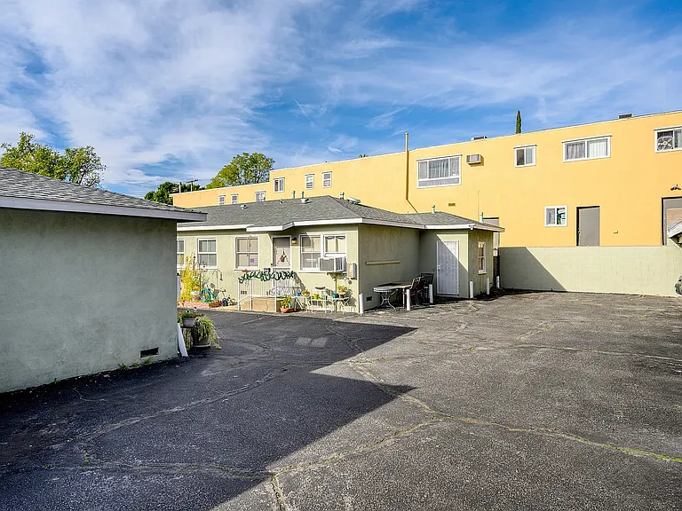 10230 Silverton Ave — Photo 21