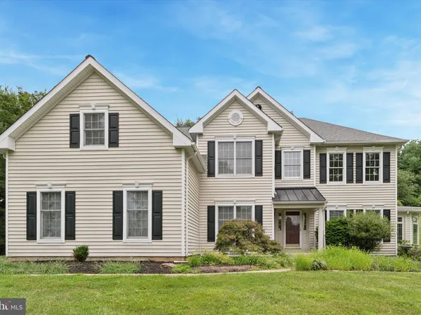 696 Militia Hill Dr, West Chester, PA 19382
