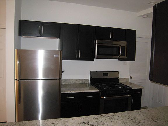 2nd image of 3108 W Dickens Ave