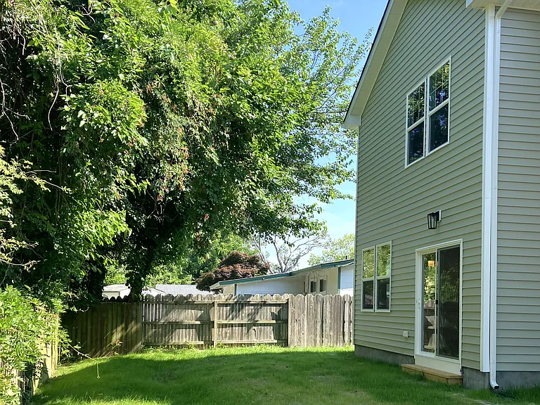 Exterior back (new fence & patio coming soon)