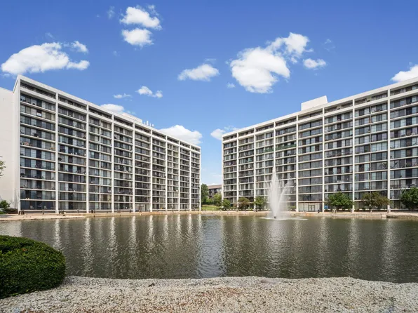 2005 S Finley Rd Unit 212, Lombard, IL 60148