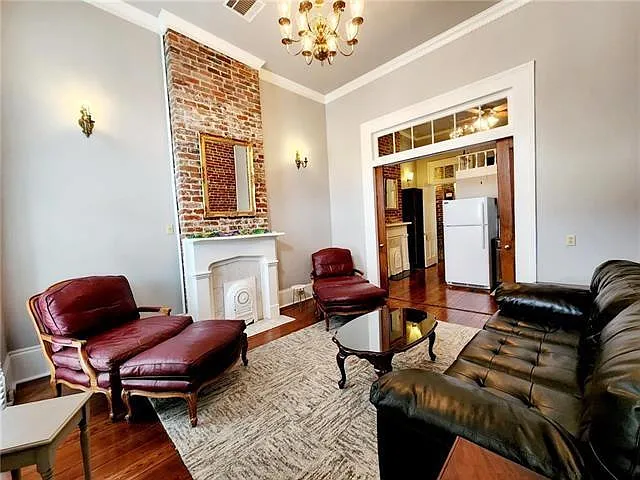 Building Photo - 740 Dumaine St