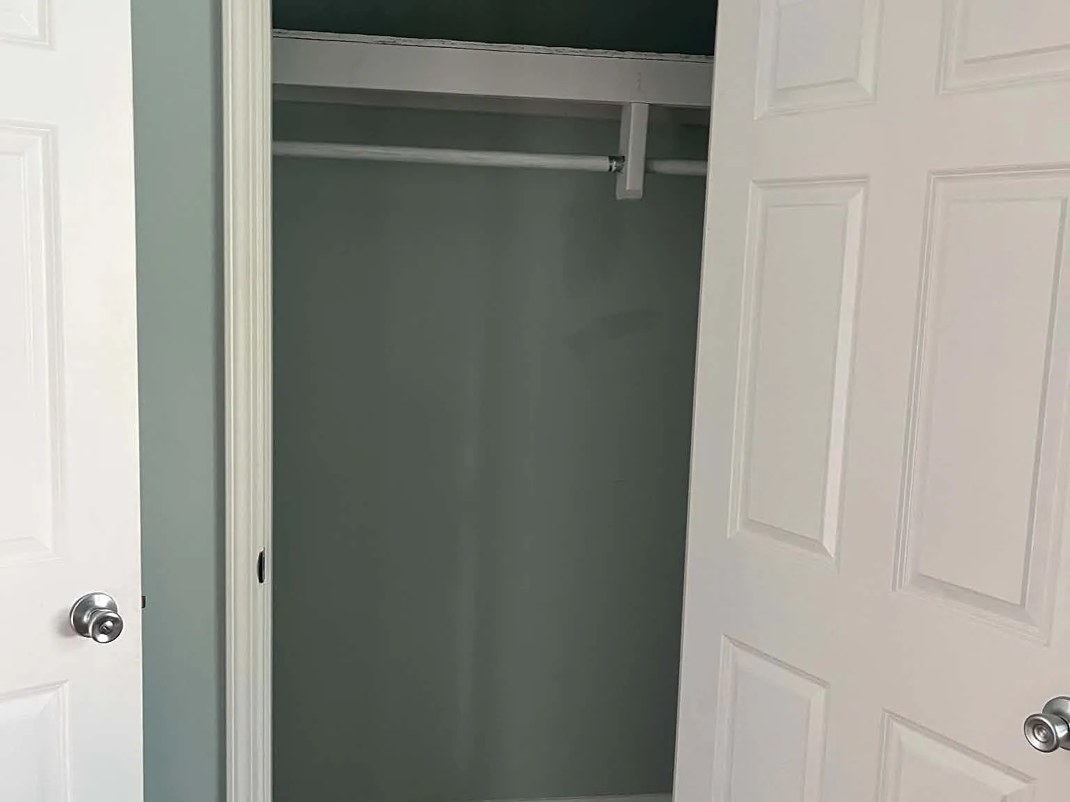 2 bed, 2000 sqft, $1,350 — Photo 2