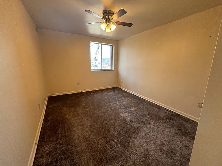 Olympia Park Apartments 1 and 2 Bedroom Units Available THIS SUMMER! — Photo 15