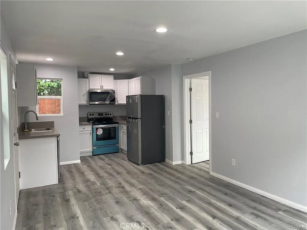 1 bed, 480 sqft, $2,350 — Photo 3