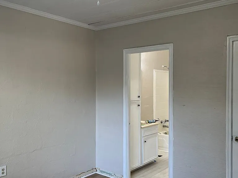 2150 Elissalde St — Photo 3