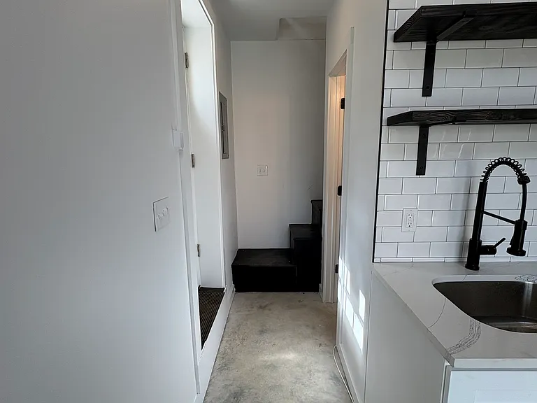 73 W Pierpont St — Photo 4