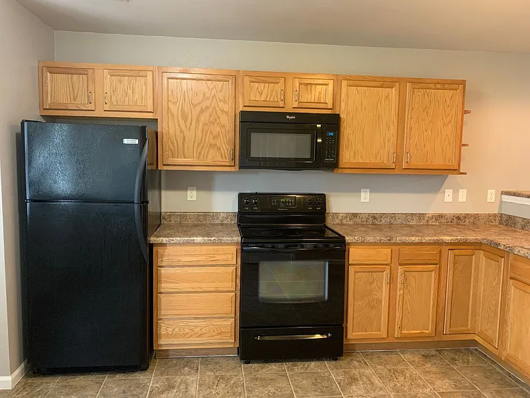 102 Fleetwood Dr — Photo 5