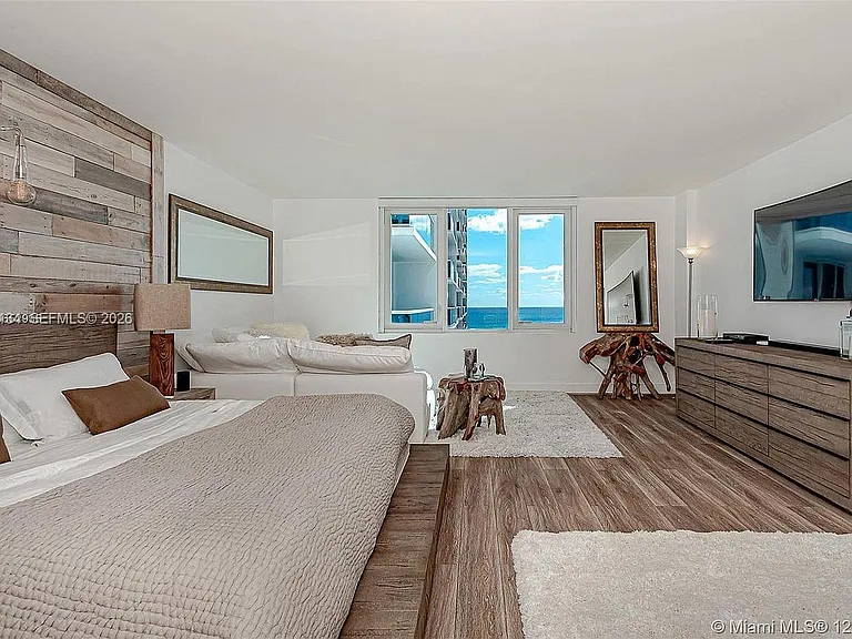 2301 Collins Ave #843 — Photo 7