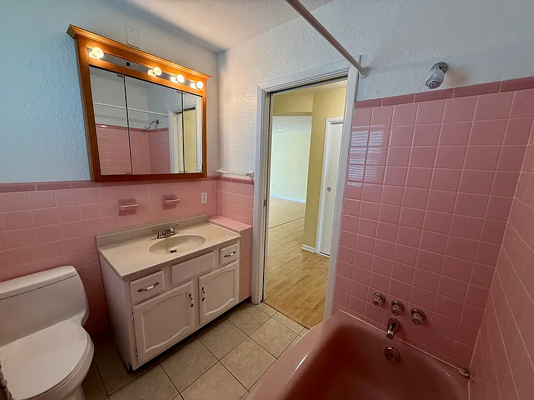 518 Milwaukee Ave — Photo 11