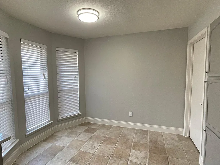 2217 Roman Ct — Photo 7