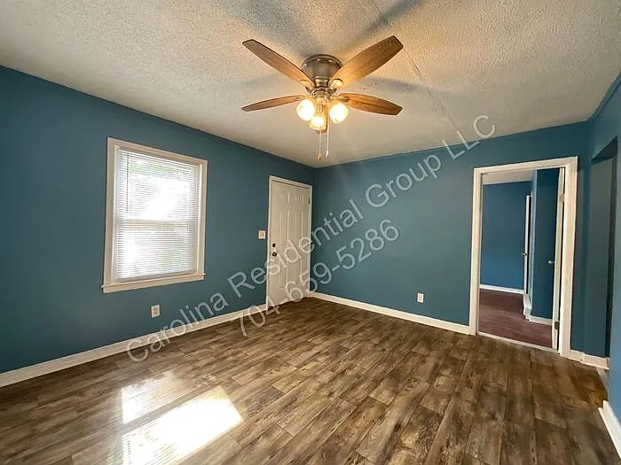 2 bed, 1.0 bath, 676 sqft, $895 — Photo 3