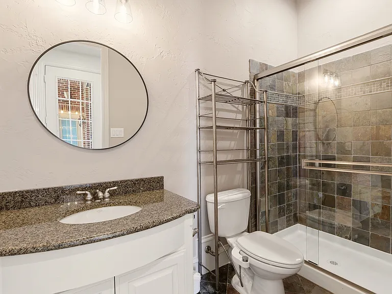 1224 Crockett Dr — Photo 29