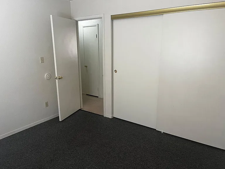 220 N Jones St #4 — Photo 6
