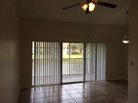 3rd image of 1202 Glenmoor Dr