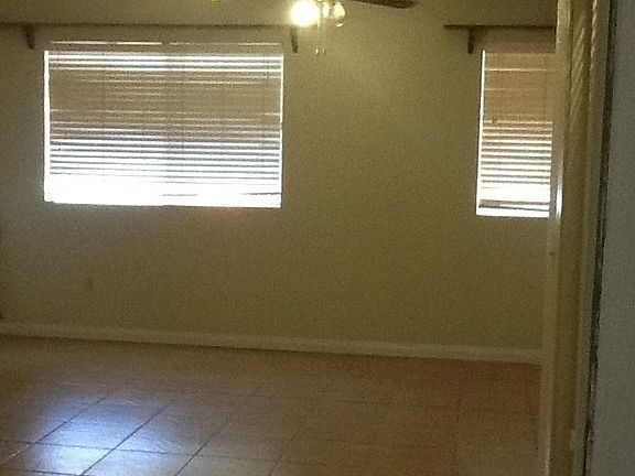 3rd image of 639 Fern St