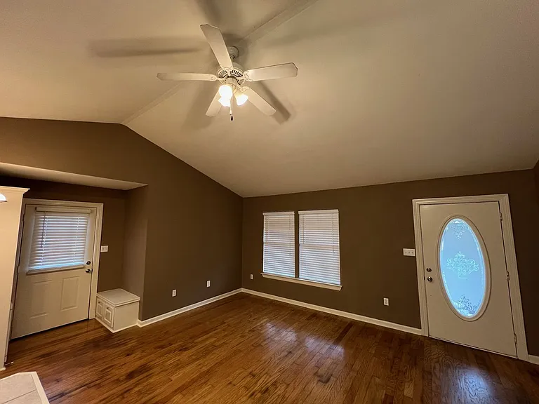 9240 & 9250 Lockhart Rd — Photo 26