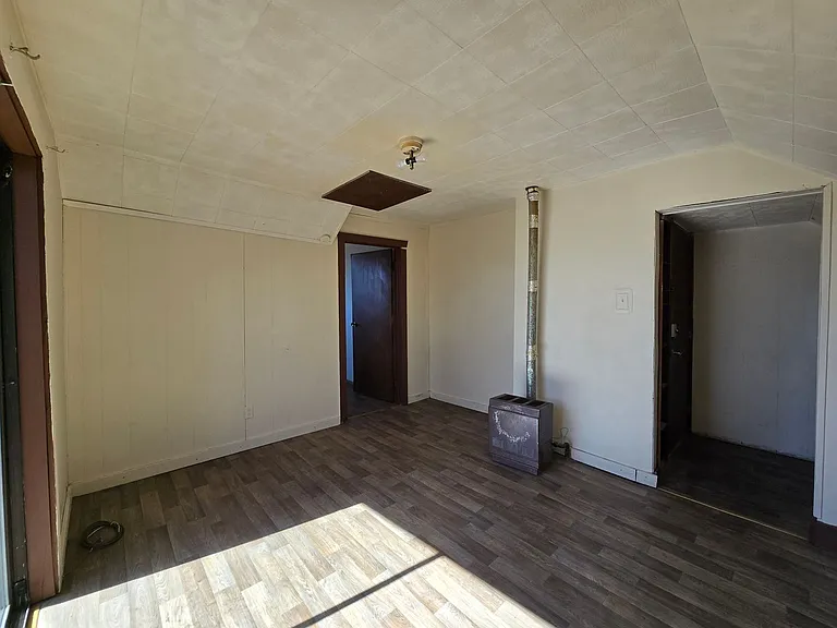 714 N Cottage Grv — Photo 4