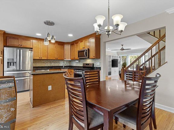 5th image of 3712 Farmland Dr